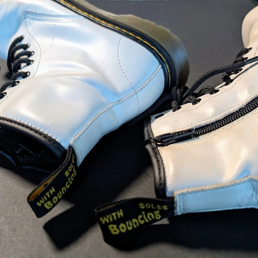 Dr Martens Air Wait White Leather Combat Boots Youth Size 3